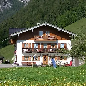  Apartment Fluchthäusl